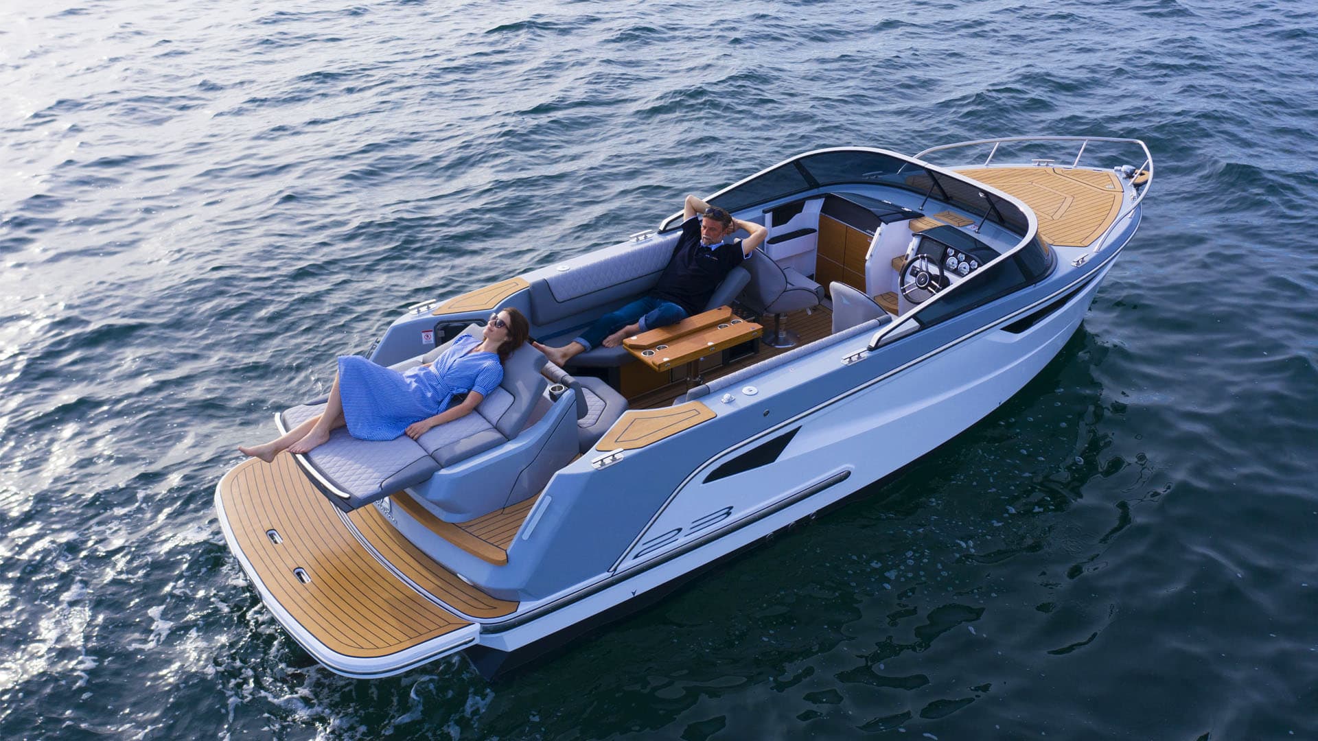 Alfastreet electric yacht